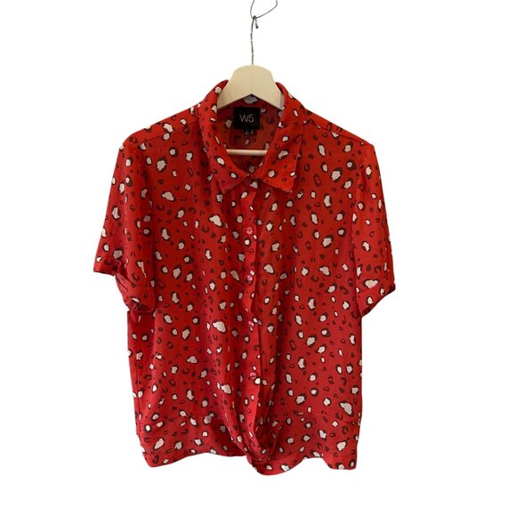 W5 Leopard Print Blouse Red Short Sleeve Button Front Twist Hem Size Large - Picture 2 of 8